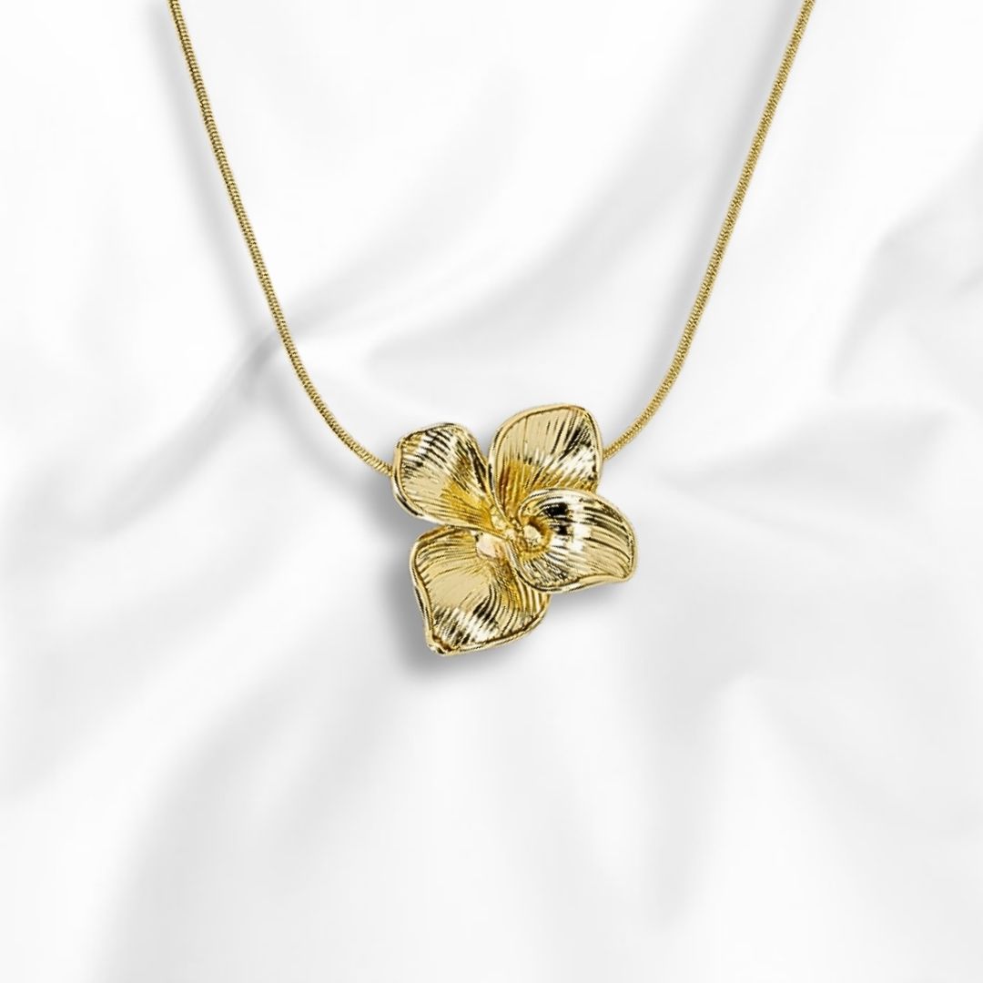 Cadena y Dije con Diseño de Flor Grande Medida 45cm de Largo